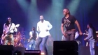 Omar Sy invité surprise au concert de Earth Wind & Fire