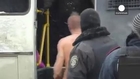 Brutalité policière : filmé nu comme une bête de foire